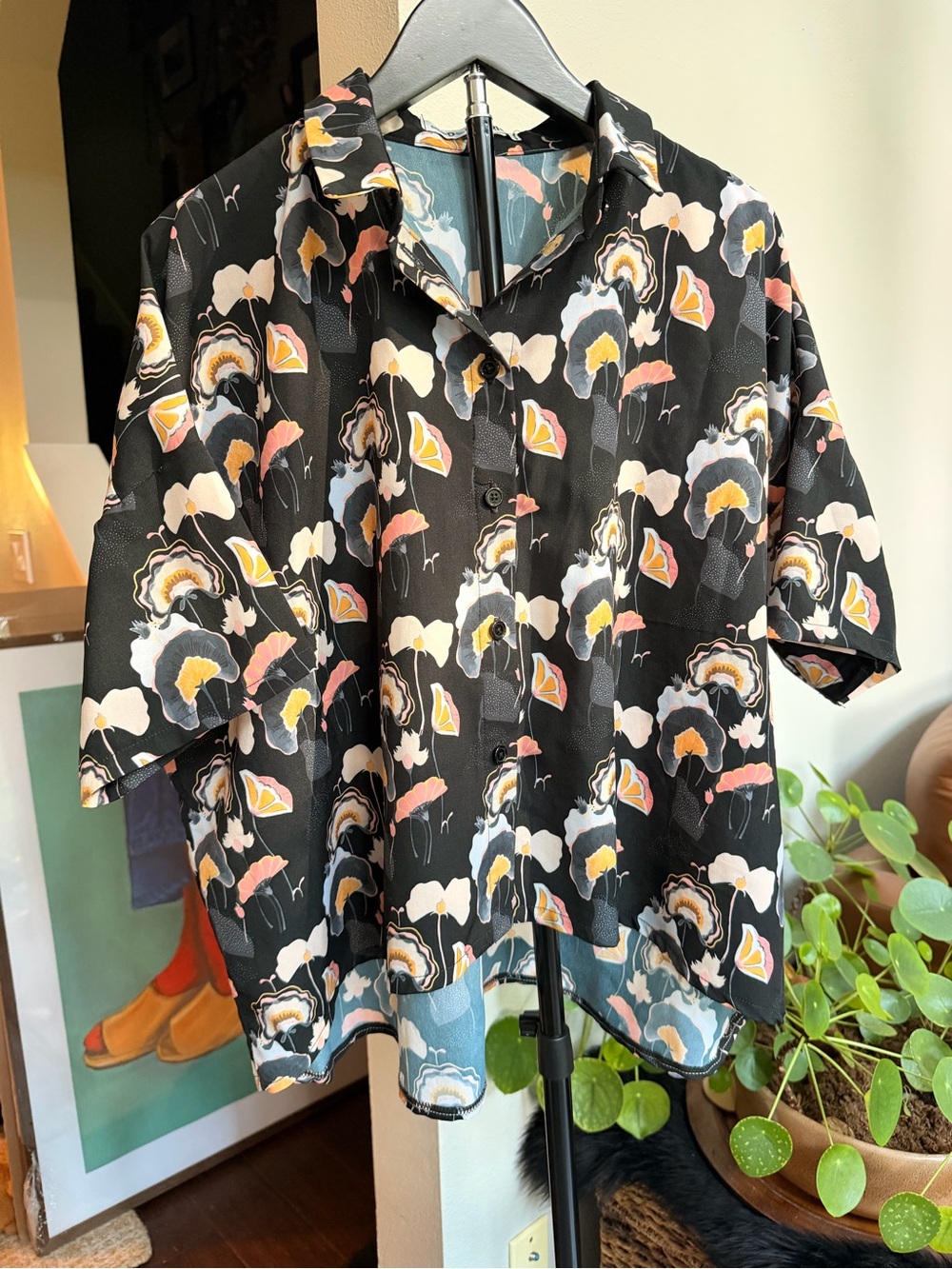 Sarah Donofrio Black Floral Short-Sleeve Button-Down Cropped Shirt
